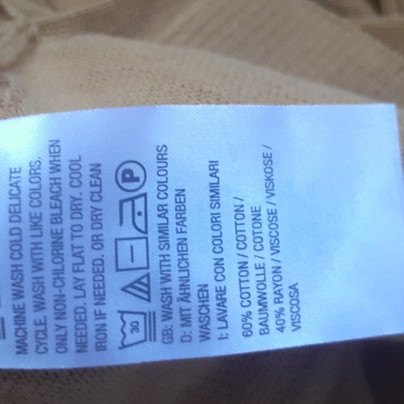 Isaac Mizrahi V-Neck Sweater - Picture 4 of 8